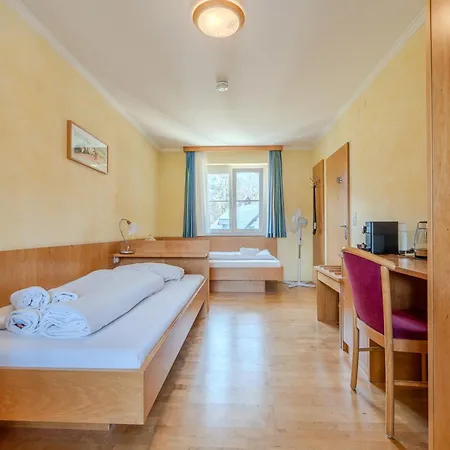 Contactless Self-Check-In - Villa Maria Theresia Bad Goisern Room photo