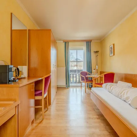 Contactless Self-Check-In - Villa Maria Theresia Bad Goisern Room photo