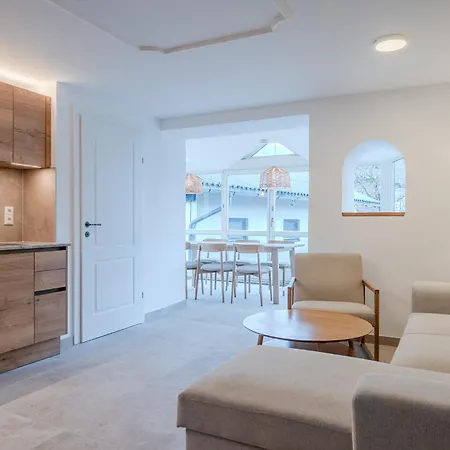 Contactless Self-Check-In - Villa Maria Theresia Bad Goisern Room photo