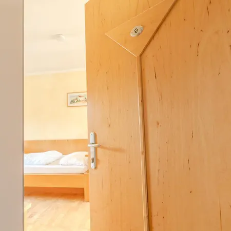 Contactless Self-Check-In - Villa Maria Theresia Bad Goisern Room photo