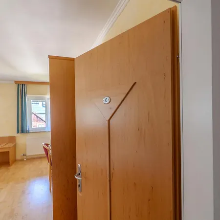 Contactless Self-Check-In - Villa Maria Theresia Bad Goisern Room photo