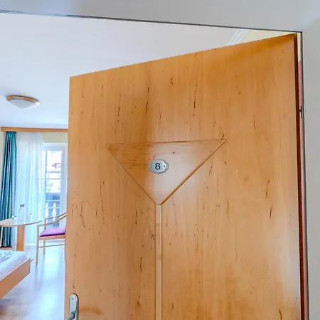 Contactless Self-Check-In - Villa Maria Theresia Bad Goisern Room photo