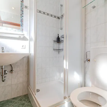 Contactless Self-Check-In - Villa Maria Theresia Bad Goisern Room photo
