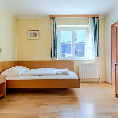 Contactless Self-Check-In - Villa Maria Theresia Bad Goisern Room photo