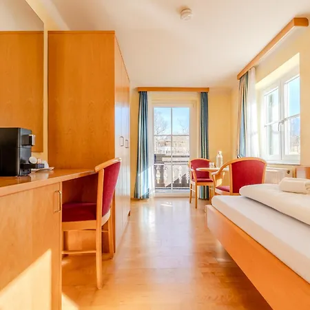 Contactless Self-Check-In - Villa Maria Theresia Bad Goisern Room photo