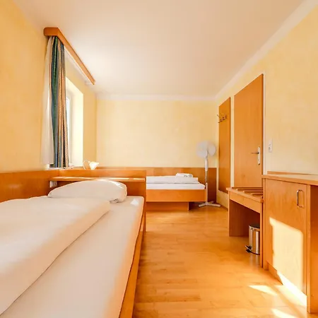 Contactless Self-Check-In - Villa Maria Theresia Bad Goisern Room photo